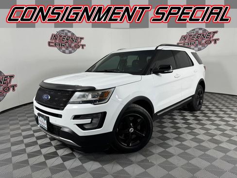 Used 2016 Ford Explorer XLT w/ Equipment Group 202A AWD/4WD image 1