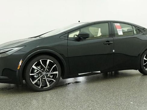 New 2026 Toyota Prius Plug-In Hybrid FWD image 18