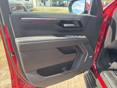 New 2026 Chevrolet Suburban Premier image 20