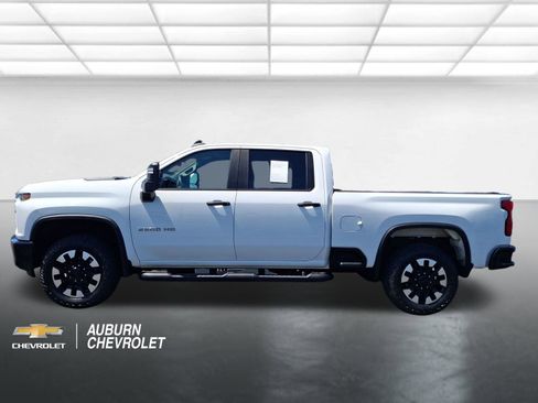 Used 2020 Chevrolet Silverado 2500 Custom w/ Custom Value Package AWD/4WD image 3