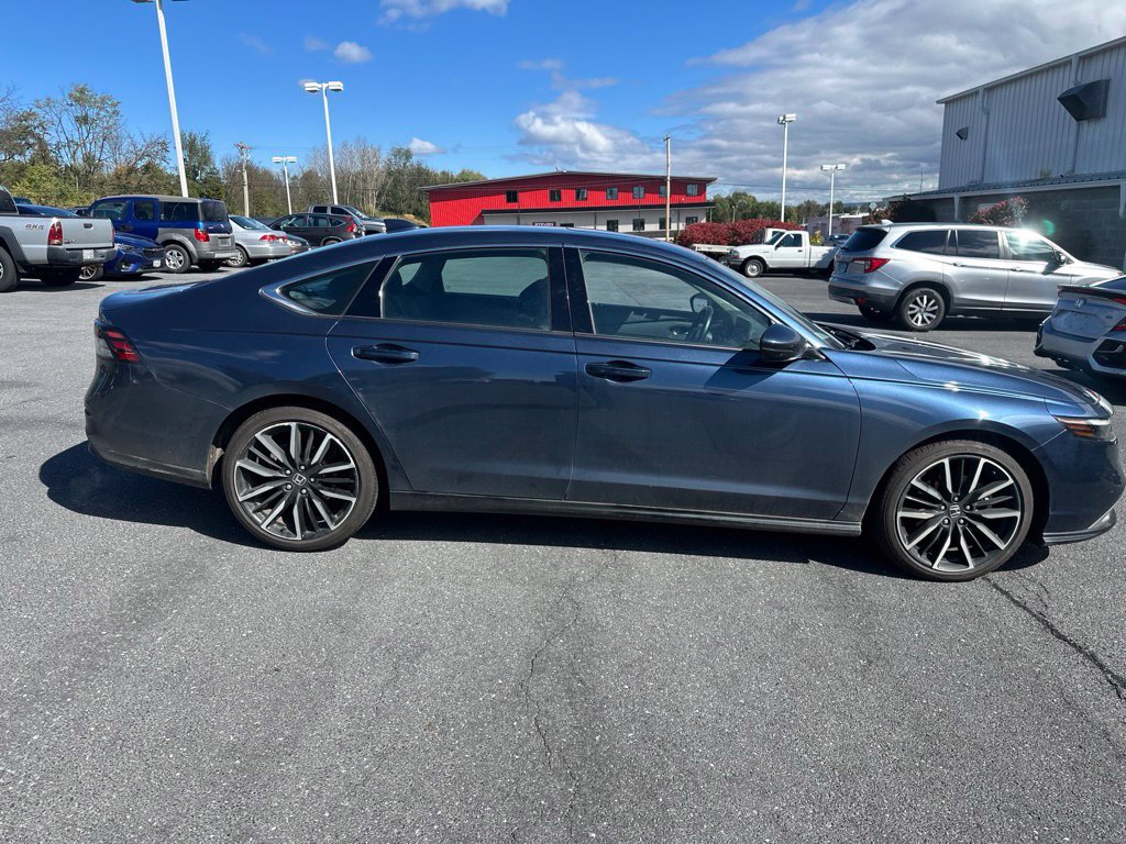 Used 2024 Honda Accord Touring image 2