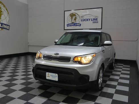 Used 2018 Kia Soul w/ Convenience Package FWD image 4