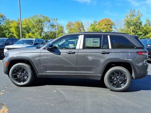 New 2025 Jeep Grand Cherokee 4WD image 6