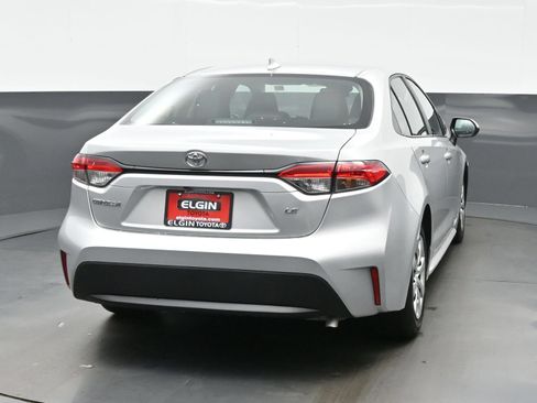 Used 2025 Toyota Corolla LE FWD image 5