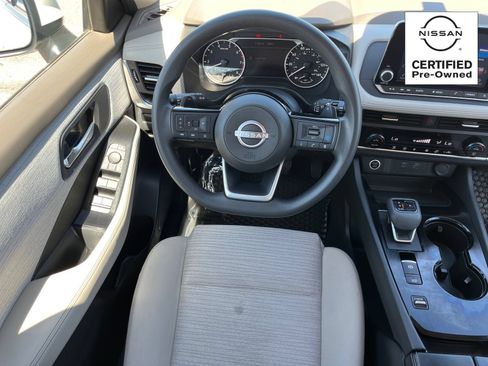 Certified 2023 Nissan Rogue SV FWD image 13