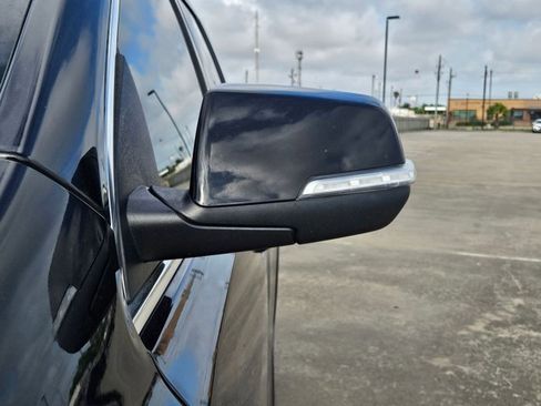 Used 2021 GMC Acadia SLE image 14