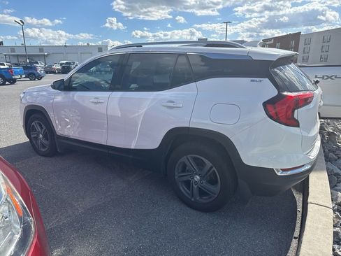Used 2018 GMC Terrain SLT w/ Infotainment Package II AWD/4WD image 3