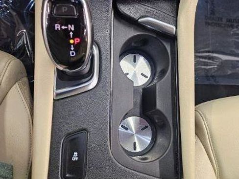 Used 2017 Cadillac XT5 FWD image 18