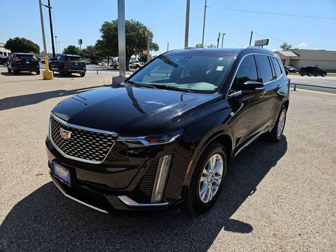 Used 2025 Cadillac XT6 Luxury FWD image 4