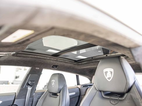 Used 2020 Lamborghini Urus image 18