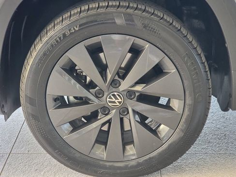 Used 2024 Volkswagen Taos S FWD image 9