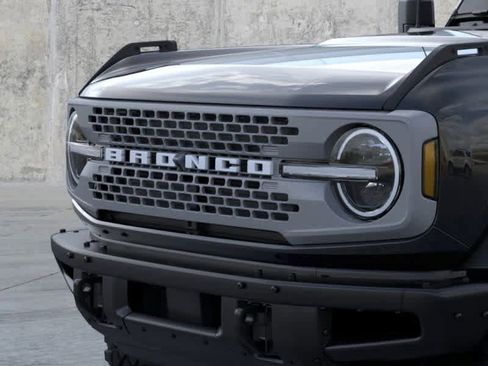 New 2025 Ford Bronco Badlands image 19