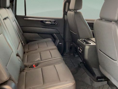 Used 2025 Chevrolet Suburban Z71 w/ Comfort Package AWD/4WD image 45