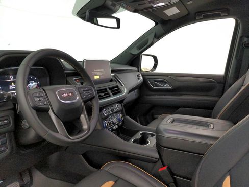 Used 2024 GMC Yukon AT4 AWD/4WD image 13