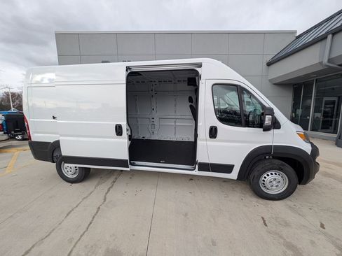 New 2026 RAM ProMaster 2500 w/ Convenience Group image 5