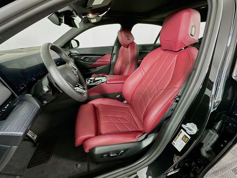 Used 2025 BMW 530i w/ M Sport Package image 21