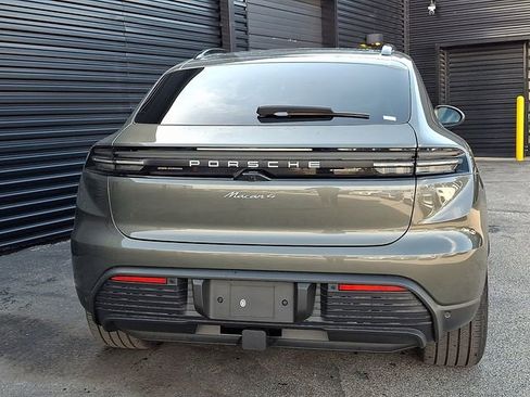 New 2026 Porsche Macan 4 Electric image 6