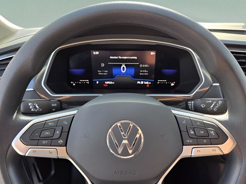 Used 2022 Volkswagen Tiguan S image 22