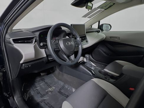Used 2024 Toyota Corolla LE FWD image 30