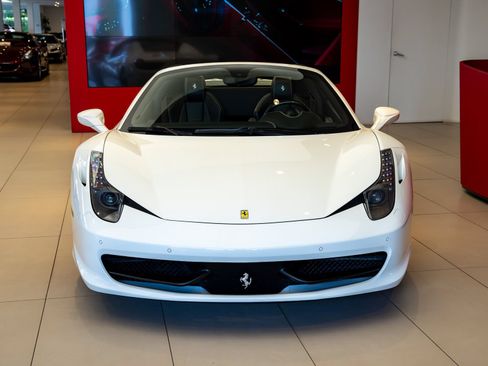 Certified 2015 Ferrari 458 Spider RWD image 2