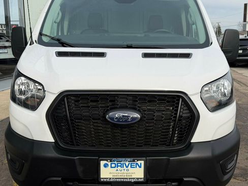 Used 2023 Ford Transit 150 Low Roof AWD image 7