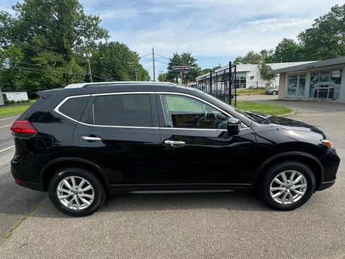 Used 2017 Nissan Rogue SV AWD/4WD image 4