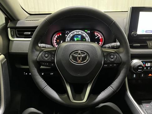 Used 2023 Toyota RAV4 XLE Premium FWD image 18