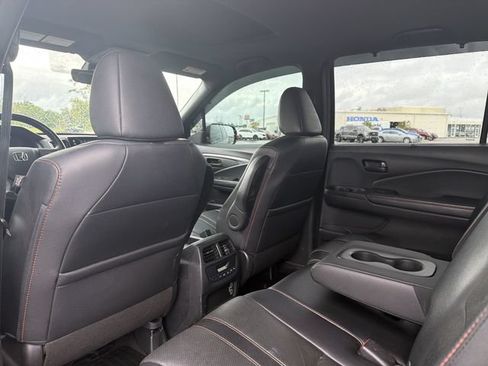 Used 2022 Honda Pilot TrailSport image 13