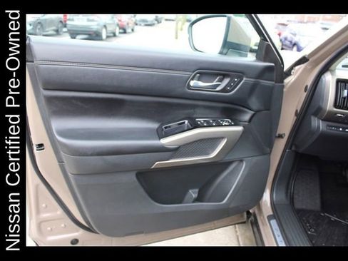 Certified 2023 Nissan Pathfinder Platinum AWD/4WD image 19