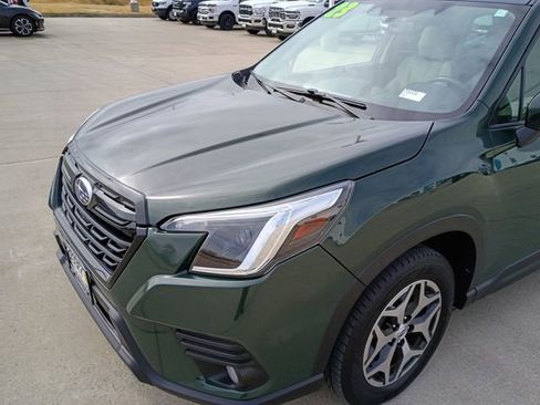 Used 2023 Subaru Forester Premium image 6