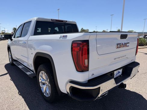 Used 2019 GMC Sierra 1500 SLT w/ SLT Premium Plus Package AWD/4WD image 4