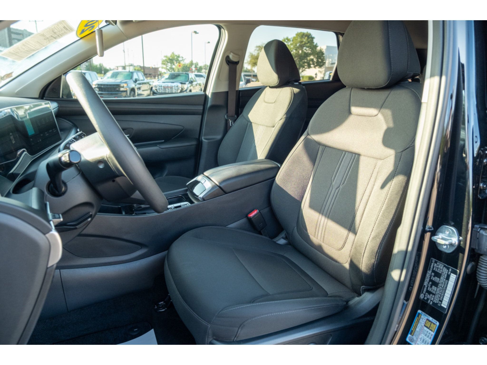 Used 2025 Hyundai Tucson SEL FWD image 12