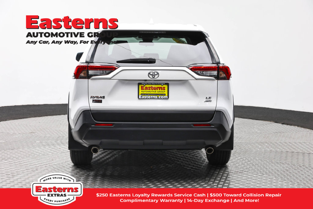 Used 2023 Toyota RAV4 LE AWD/4WD image 7
