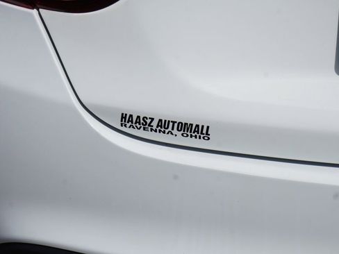 Used 2016 Chrysler 200 Limited FWD image 7