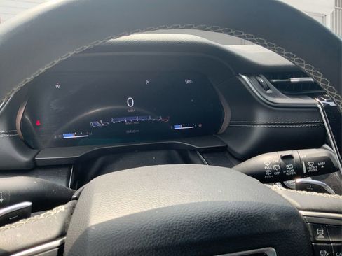 Used 2022 Jeep Grand Cherokee Altitude image 14