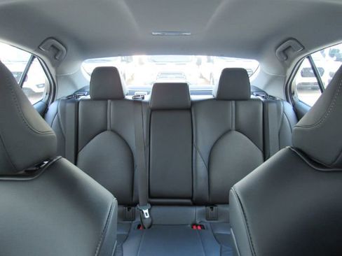 Used 2024 Toyota Camry XLE image 33