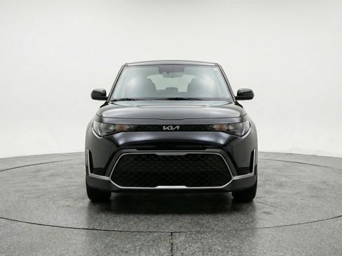 Used 2025 Kia Soul LX w/ LX Technology Package image 2