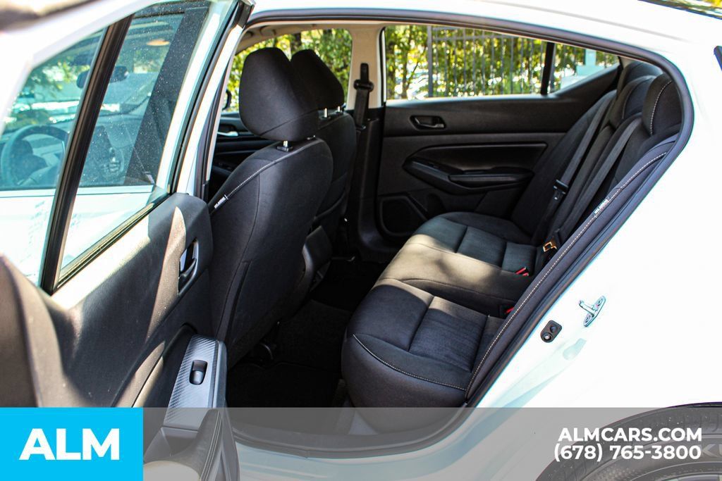 Used 2025 Nissan Altima 2.5 SV FWD image 17