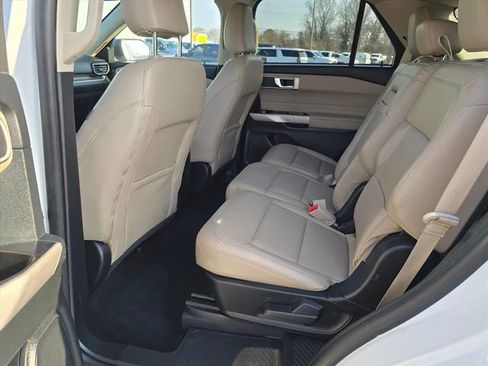 Used 2024 Ford Explorer XLT w/ Equipment Group 202A image 17