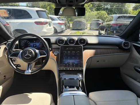 Used 2022 Mercedes-Benz C 300 4MATIC Sedan image 11