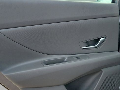 New 2026 Hyundai Elantra SE image 12