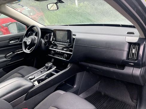 Used 2022 Nissan Pathfinder S AWD/4WD image 14