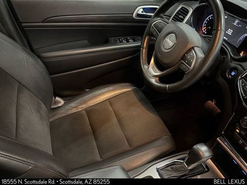 Used 2022 Jeep Grand Cherokee Laredo X RWD image 30