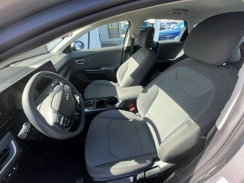 Used 2025 Kia K4 FWD image 27