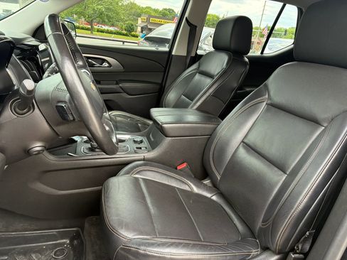 Used 2018 Chevrolet Traverse Premier w/ Redline Edition AWD/4WD image 5