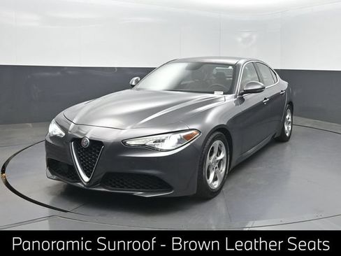 Used 2019 Alfa Romeo Giulia RWD image 1
