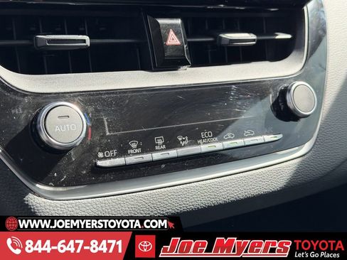 Used 2025 Toyota Corolla LE image 20