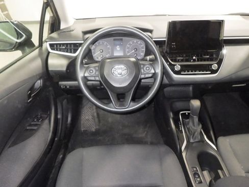 Used 2025 Toyota Corolla LE FWD image 9