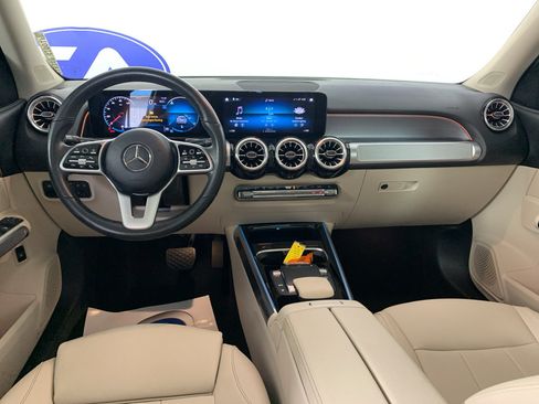 Used 2022 Mercedes-Benz GLB 250 4MATIC w/ Premium Package Lite image 35