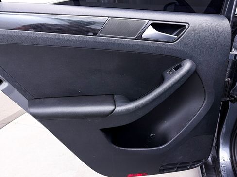 Used 2016 Volkswagen Jetta SEL image 26